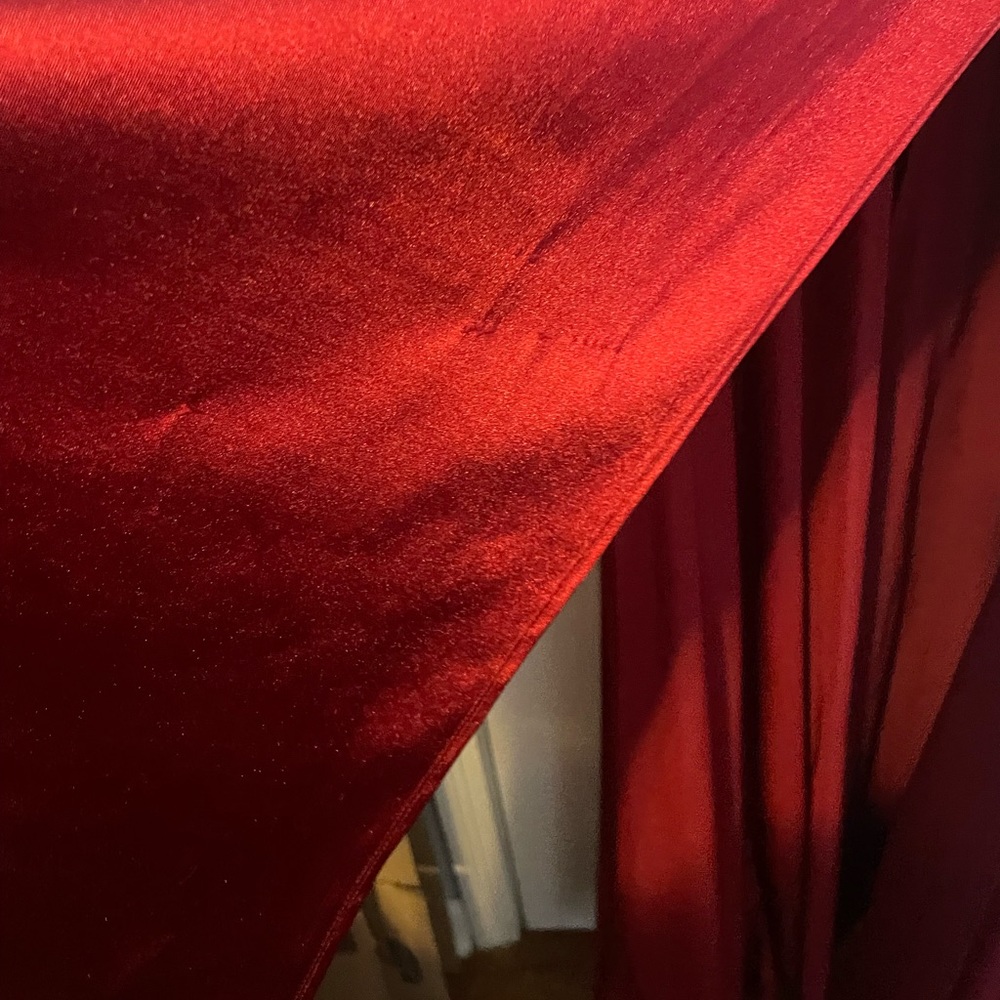 Red windsor dress with lace up back - Picture 4 of 5
